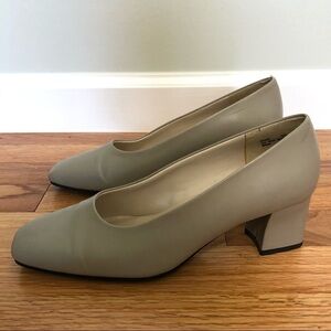I Heart Comfort Lilly Block Heel Shoes Beige 8.5 Wide